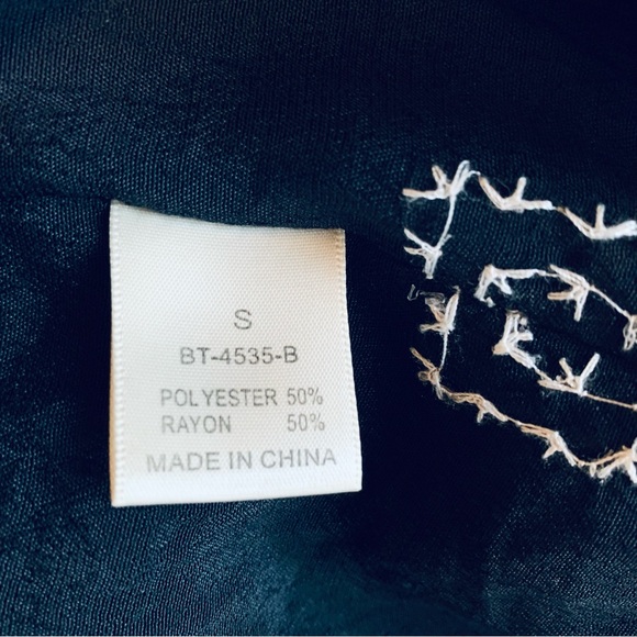 Embroidered Tunic Top Sz: S - Picture 7 of 7